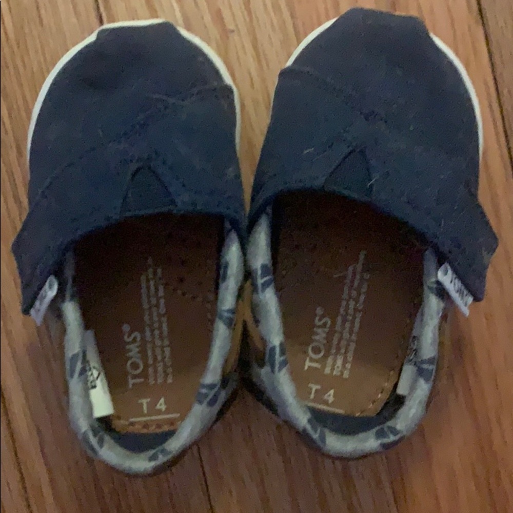 Toms